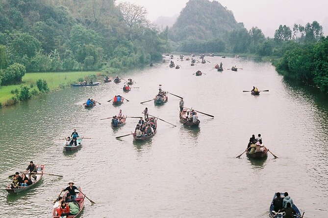 Perfume Pagoda Day Tour from Hanoi - Taking the cable car to Huong Tich Grotto