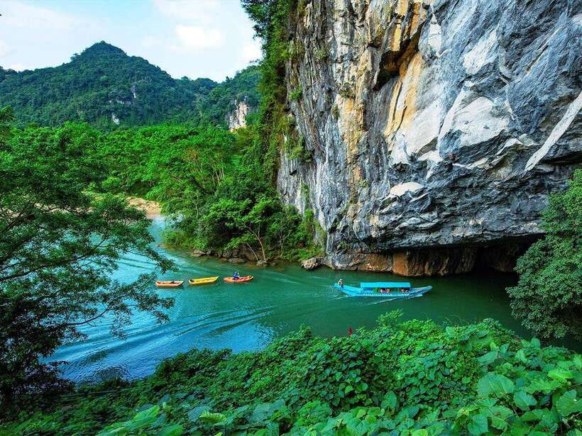 Phong Nha/Dong Hoi: Phong Nha Cave and Paradise Cave Tour - Paradise Cave starts with a buggy and a hike