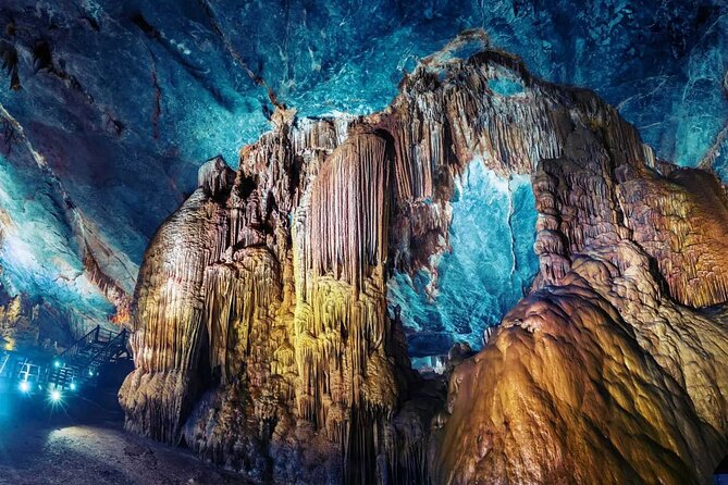 Phong Nha & Paradise Cave - 1 Day All Inclusive - Paradise Cave: stairs, jungle, and a huge dry cavern