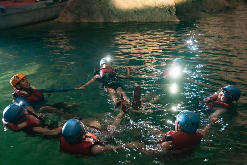 Phong Nha: Phong Nha Cave Expedition 4.5 km by Kayak - Dry chambers, Cham writing, and the final walk out