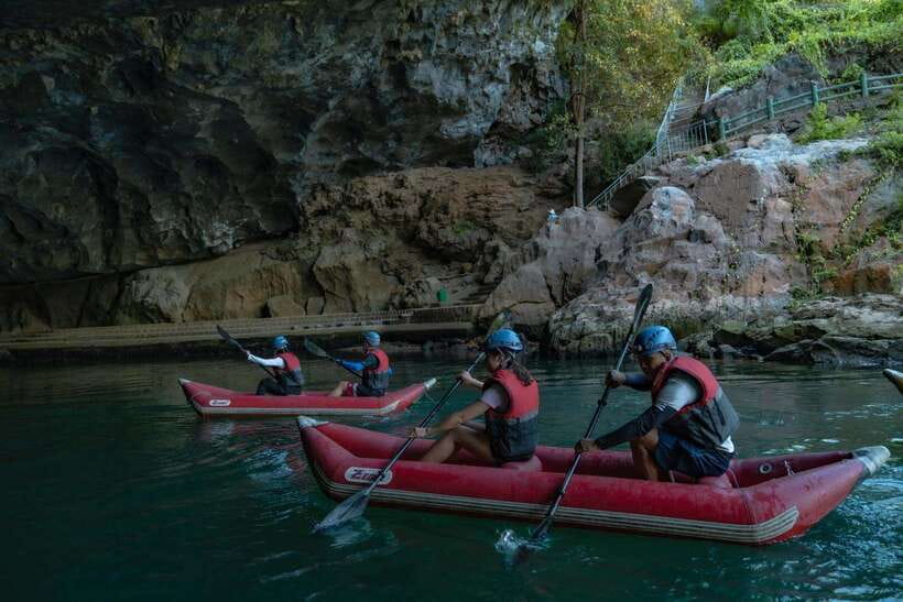 Phong Nha: Phong Nha Cave Expedition 4.5 km by Kayak - 9:00 a.m. pickup and the equipment briefing