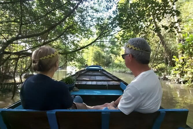 Premium Can Tho Small Canal Tour in Mekong Delta - The village walk adds contact with local life
