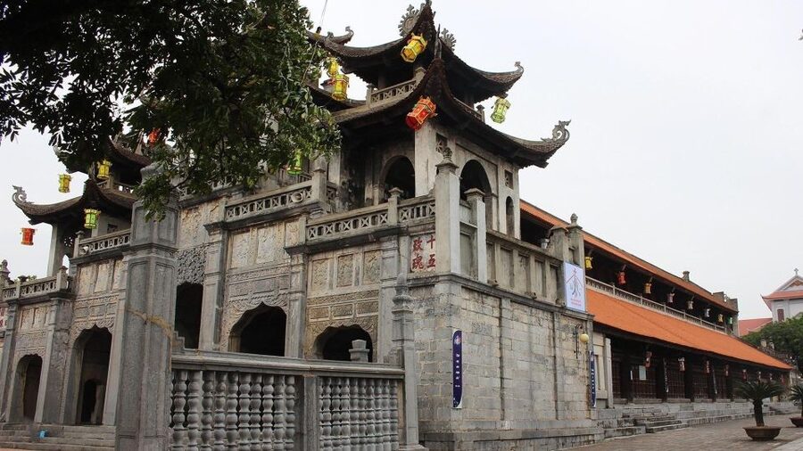 Private Car/Bus Renting Hanoi - Ninh Binh - Halong - Sapa... - What the $210 price includes