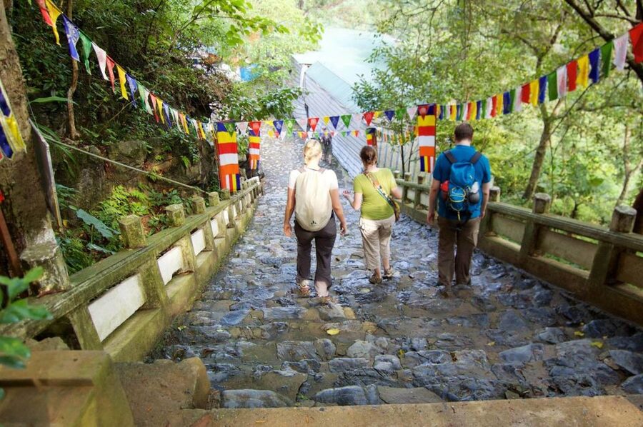 Private Car/Bus Renting Hanoi - Ninh Binh - Halong - Sapa... - Who should book this day trip?