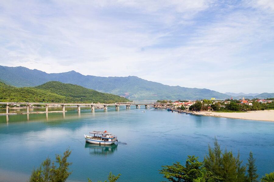Private Car Hoi An to Hue Via Hai Van Pass, Lagoon & More - Optional stop: Hue’s Imperial City, Khai Dinh Tomb, and Thien Mu Pagoda