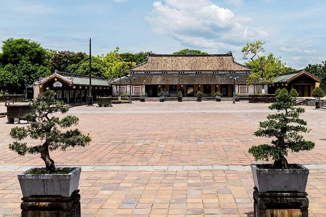 Private Full-Day Tour of Hue from Da Nang or Hoi An City - Thien Mu Pagoda, Hue’s best-known symbol