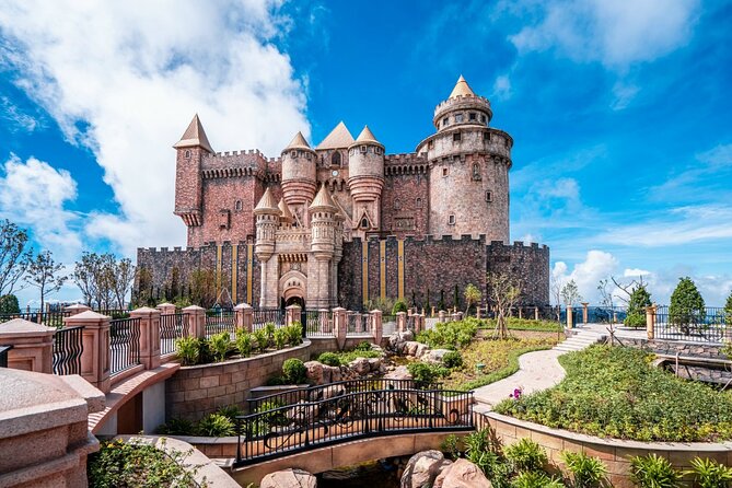 Private guided Sunworld Ba Na Hills & Golden Hands Bridge - Fantasy Park for families and playful adults