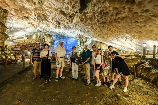 Private Ha Long bay day trip(From Hanoi city or Halong harbour) - Lunch on the cruise