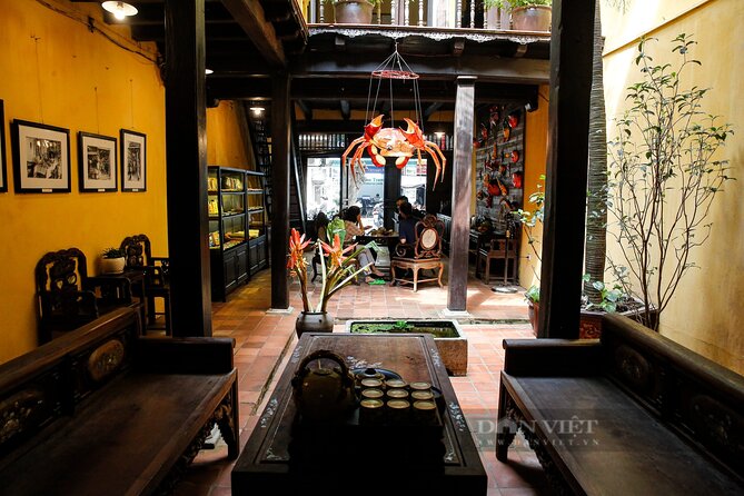 Private Hanoi City Half-Day Tour with Train Street Visiting - Tran Quoc Pagoda beside West Lake
