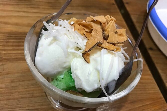 Private Hanoi Food Tour with Train Street and Local Delights - Why a guide matters here