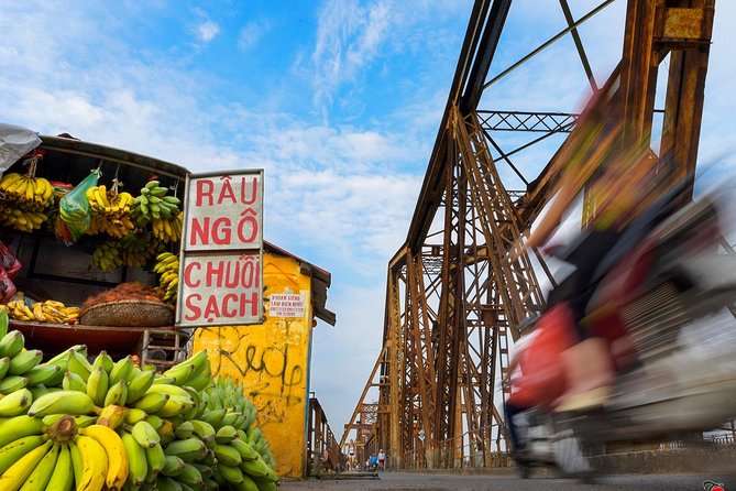 Private Hanoi Motorbike Sightseeing and Food Tour - West Lake, drinks, and a slower pause