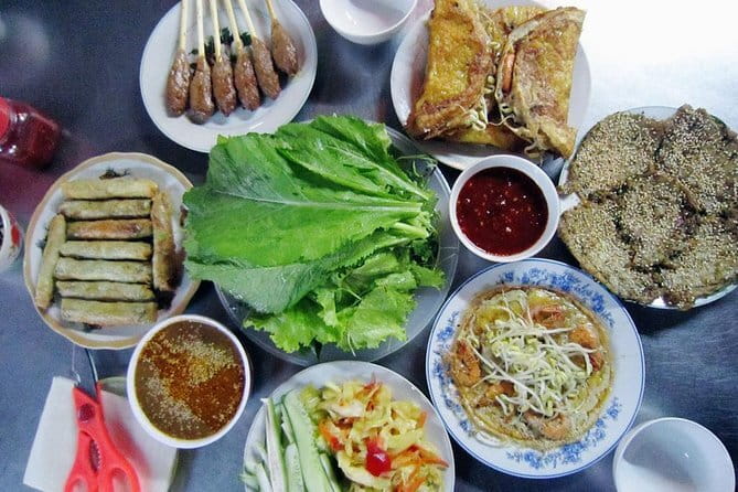 Private HoiAn Ancient Town Night Market Street food tour by Night - Hoi An Night Market After Dark