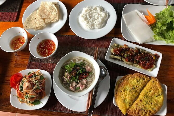 Private HoiAn Ancient Town Night Market Street food tour by Night - Transport From Da Nang and the Timing Question