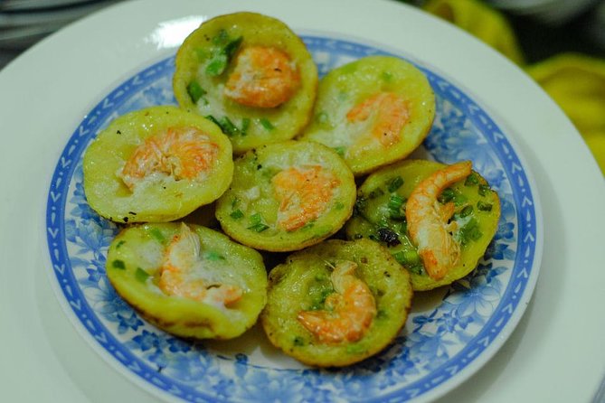 Private Street Food Motorbike Tour in Ho Chi Minh City - District 5: Coconut Desserts and Chinese-Vietnamese Food Culture