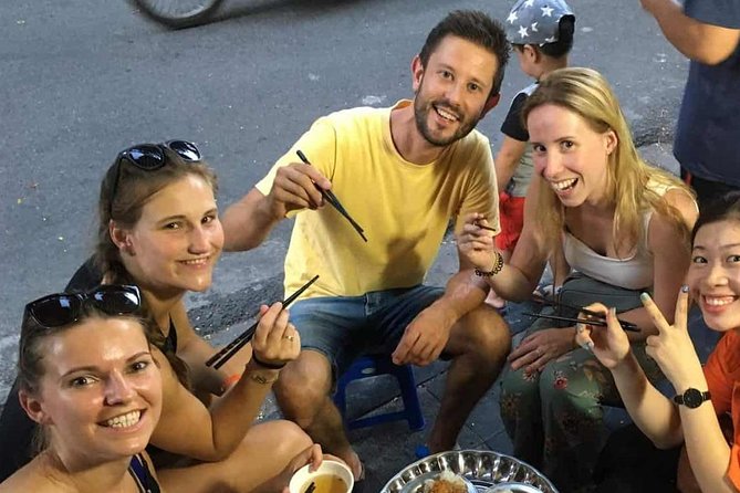 Private Street Food Tour - Walking Hanoi Old Quarter - How the private guide changes the experience