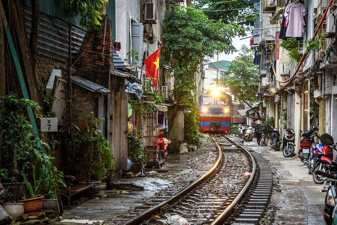 Private Tour: Hanoi City Tour Including Water Puppet Show and Cyclo Ride - Temple of Literature and Long Bien Bridge