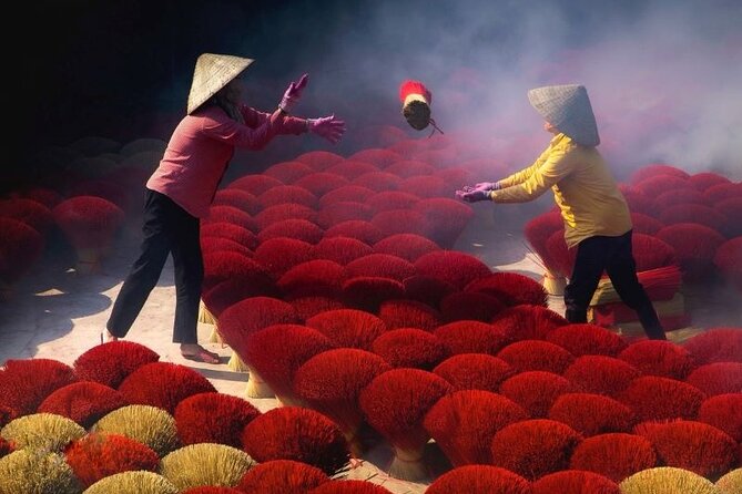 Private Tour Incense Village, Hat village & Train Street Coffee - Chuong Hat Village and the story of the non la