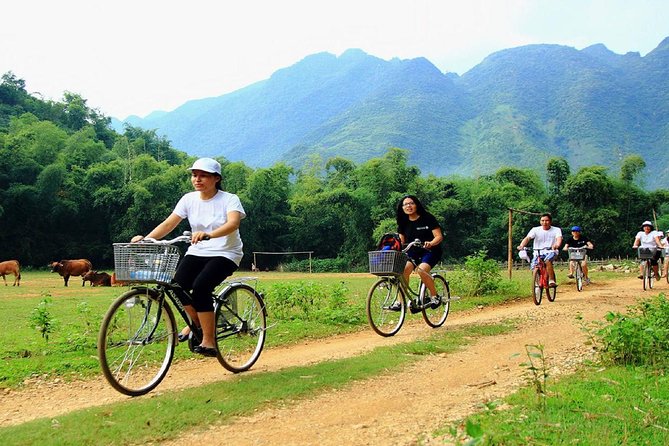 Private Transfer Hanoi <=> Mai Chau One Way (Free hotel pickup) - Hanoi traffic gives way to mountain roads