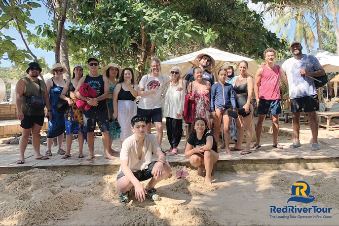 RED RIVER TOUR (Share group): DISCOVERY 3 ISLANDS BY BOAT - The port and the first 30-minute fishing session