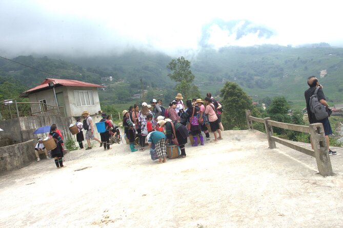 Sa Pa Full Day Trekking Tour - Guides, group size, and the value of local help