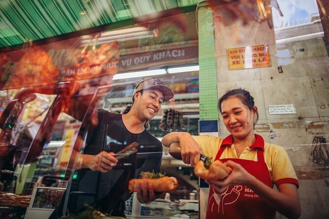 Saigon Night Bites on Foot: Local Vendors, Stories & Sweet Finish - Why this evening walk works in Ho Chi Minh City