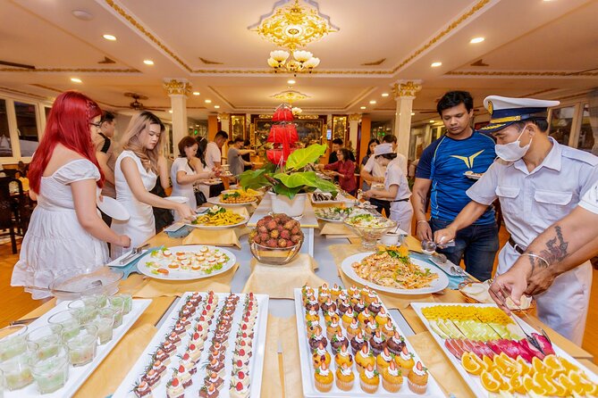 Saigon River Dinner Cruise: Buffet, Set Menu, Fine Dining (3hrs) - Dinner with music, dancing, and a little audience participation