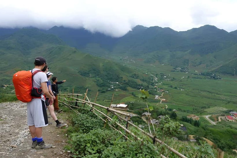 Sapa 1 Day Long Trek: Trek to Hau Thao and Sa Seng Villages - Lunch at a family-run restaurant