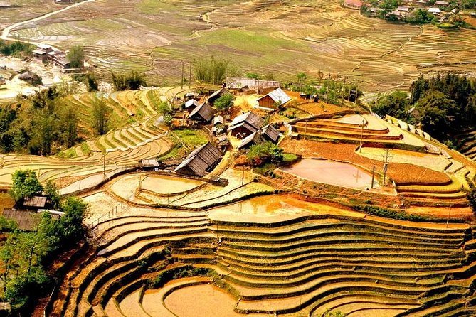 Sapa 3 Days 2 Nights Trekking Tour (1 Night In Ta Van Village, 1 Night In Hotel) - Ta Van Village and the bungalow night