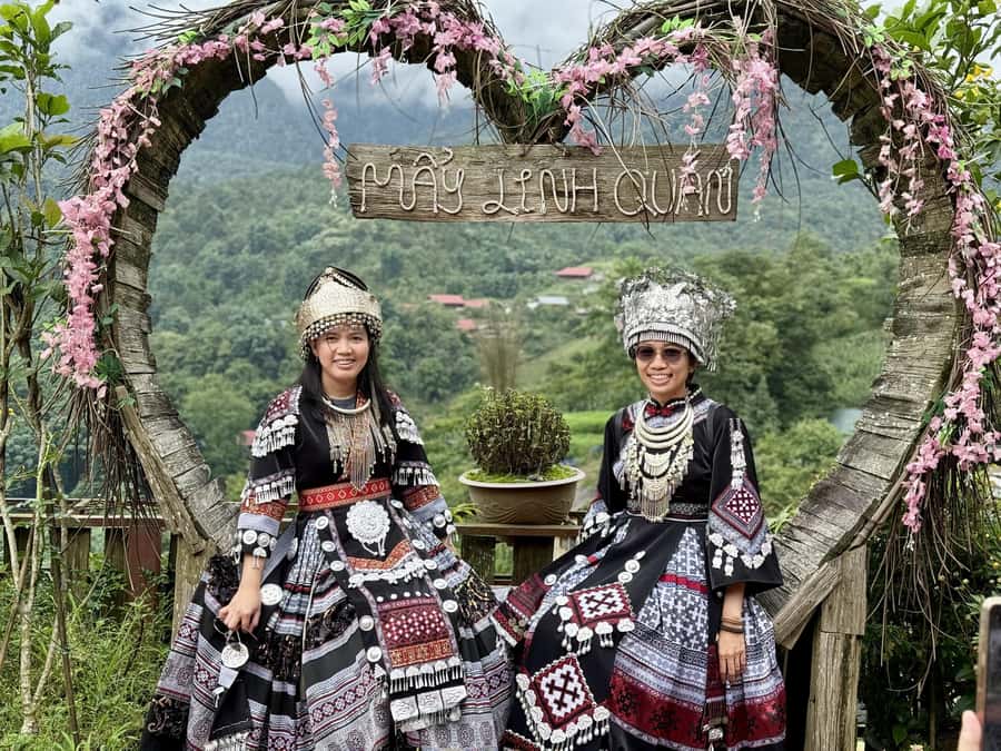 Sapa: Cat Cat Village, Moana, Alpine Coaster, Fansipan Cable - A buffet lunch above Sapa