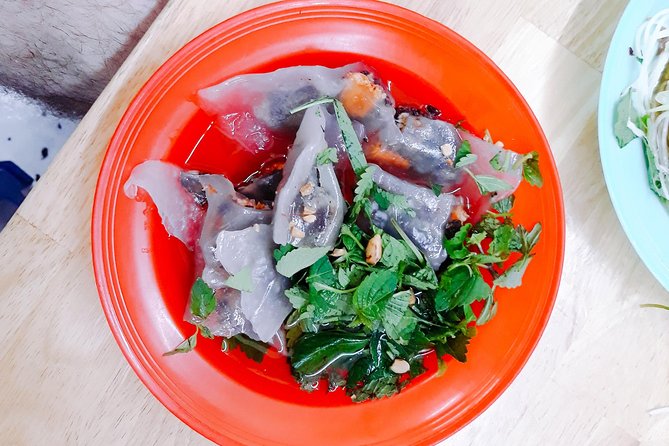 Small Group Hanoi Street Food Tour with a Real Foodie - Walking Hanoi’s Old Quarter one bite at a time