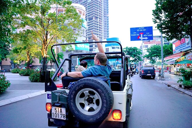 Small-group Saigon City Tour: 4-Hour Must-see Iconic Landmarks - Ben Thanh Market: one hour of everyday Saigon