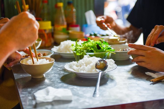 Small-Group Street Food Cyclo Tour of Hanoi Old Quarter - Starting at 38 Bat Su Street