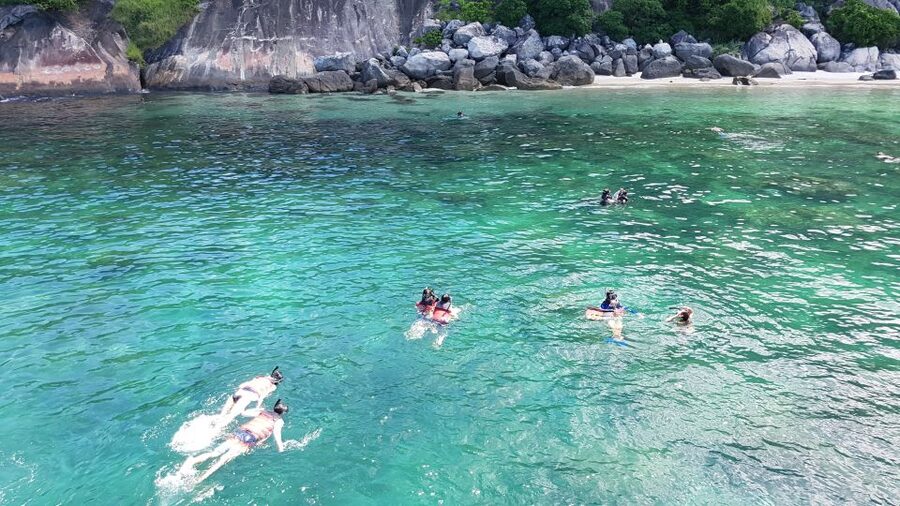 Snorkeling Cham Island: Snorkeling Tour by Speed Boat - Seafood lunch at Cham Jungle Restaurant
