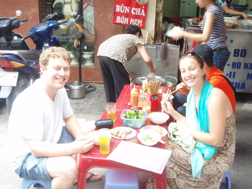 Street Food Tour Hanoi and Train Street Experience - Market life and the 36 streets