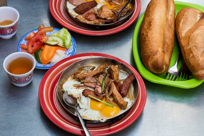 Super Niche Walking Street Food Tour in Ho Chi Minh City - Guides are a major part of the value