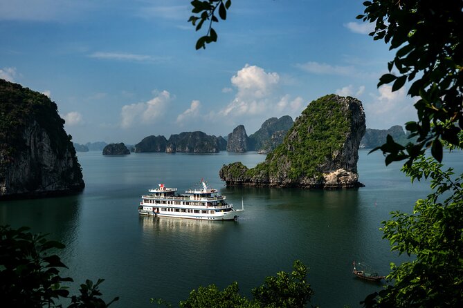 Swan Cruises Ha Long & Bai Tu Long Bay 2D1N - Thien Canh Son Cave - Key points at a glance