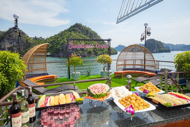 Sweetness Cruise Ha Long Bay: Caves, Kayaking, Swimming & Lunch - Cruising into the bay over lunch