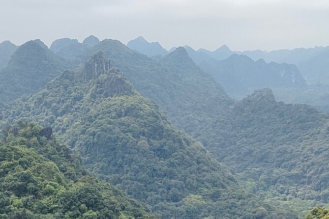The Hidden Trails of Cat Ba - Guides, communication, and the human side