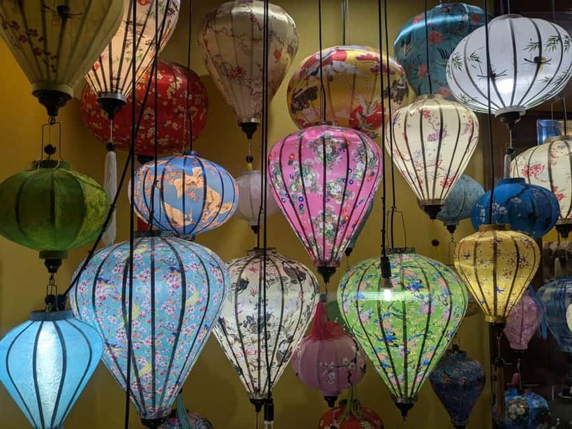 The Lantern Lady: Traditional Lantern Class in Old Town - A calm activity for families and rainy days