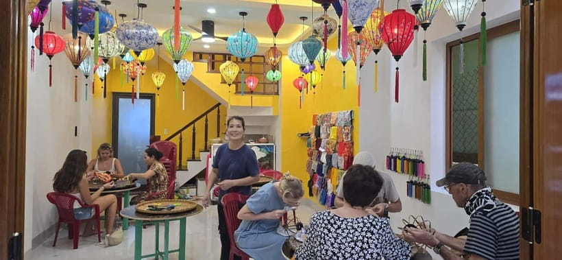 The Lantern Lady: Traditional Lantern Class in Old Town - Who should book The Lantern Lady