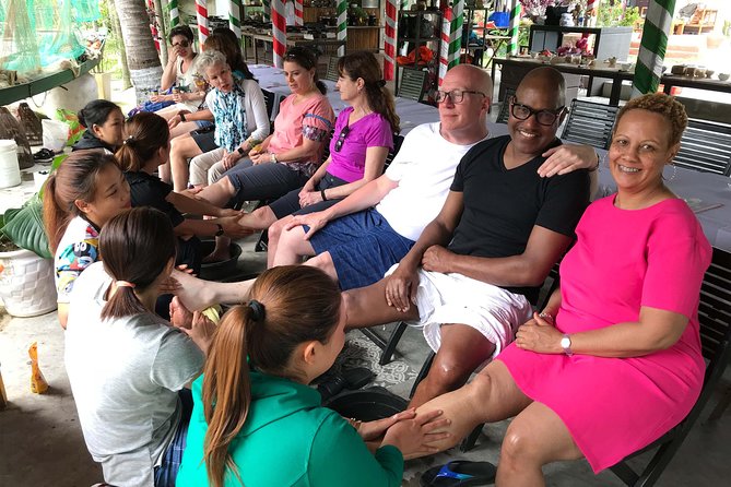 Traditional Cooking Class with Basket Boat Ride and market Tour - Vegetarian meals and family participation