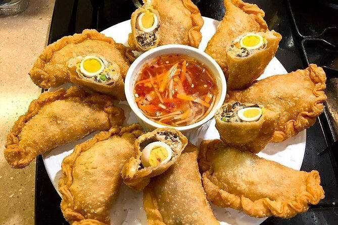 Vespa Female Ao Dai riders Night Street Food + See Train Street - Ngu Xa and the tasting of Hanoi comfort food