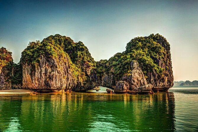 What a great combination, day cruise and night kayak with glowing biolumenescent - Ba Trai Dao Beach at 3:00 pm