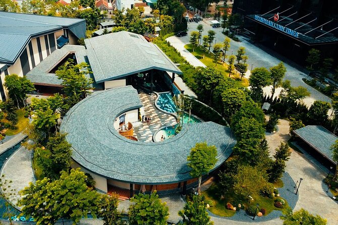 Wyndham Lynn Times Onsen Wellness - Arriving at the private Onsen retreat